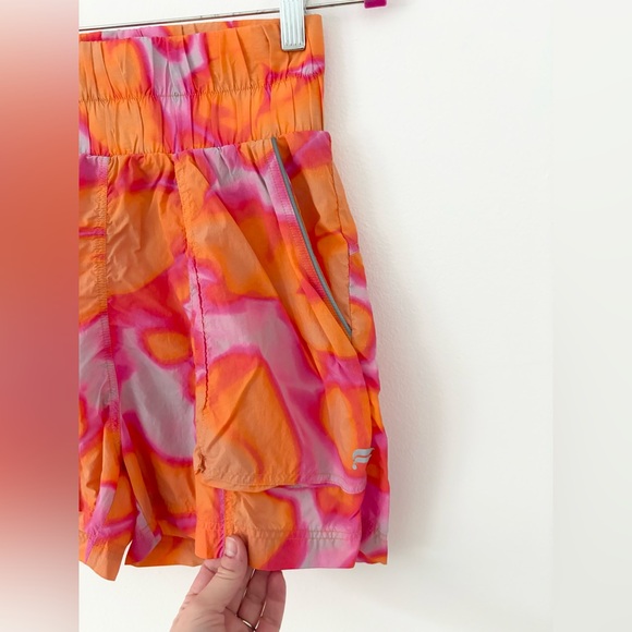 Fabletics Ultra High Waisted Pipes Nylon Shorts in Pink Escape Size Small - Picture 8 of 8
